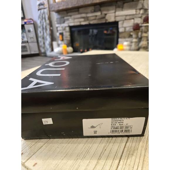 AQUA Women's Black Square Toe Grommet Mid Heel Sandals Size 8.5 - Picture 2 of 6